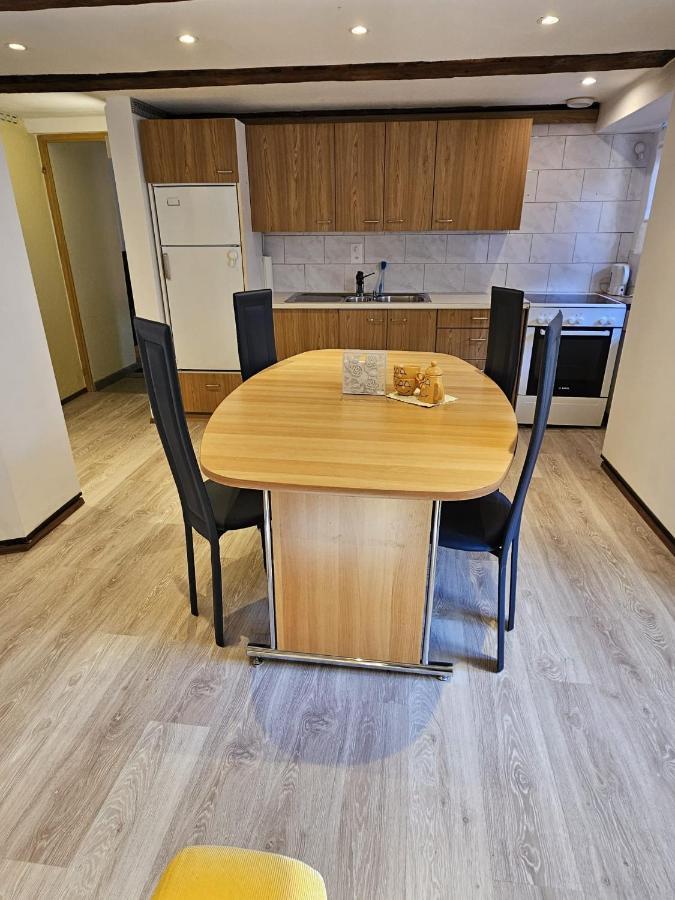 Airolo With Private Parking Apartamento Exterior foto