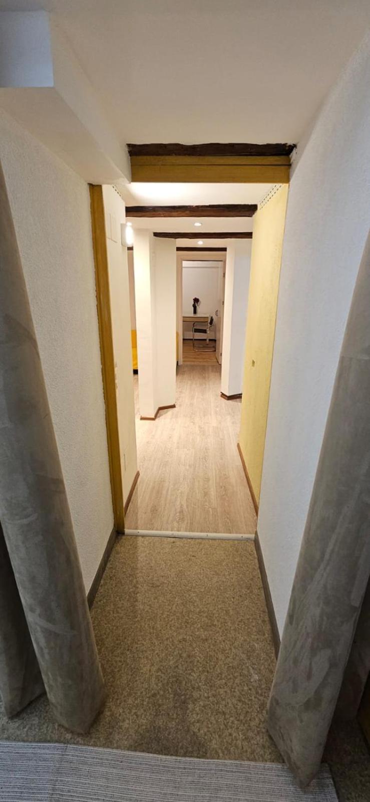 Airolo With Private Parking Apartamento Exterior foto