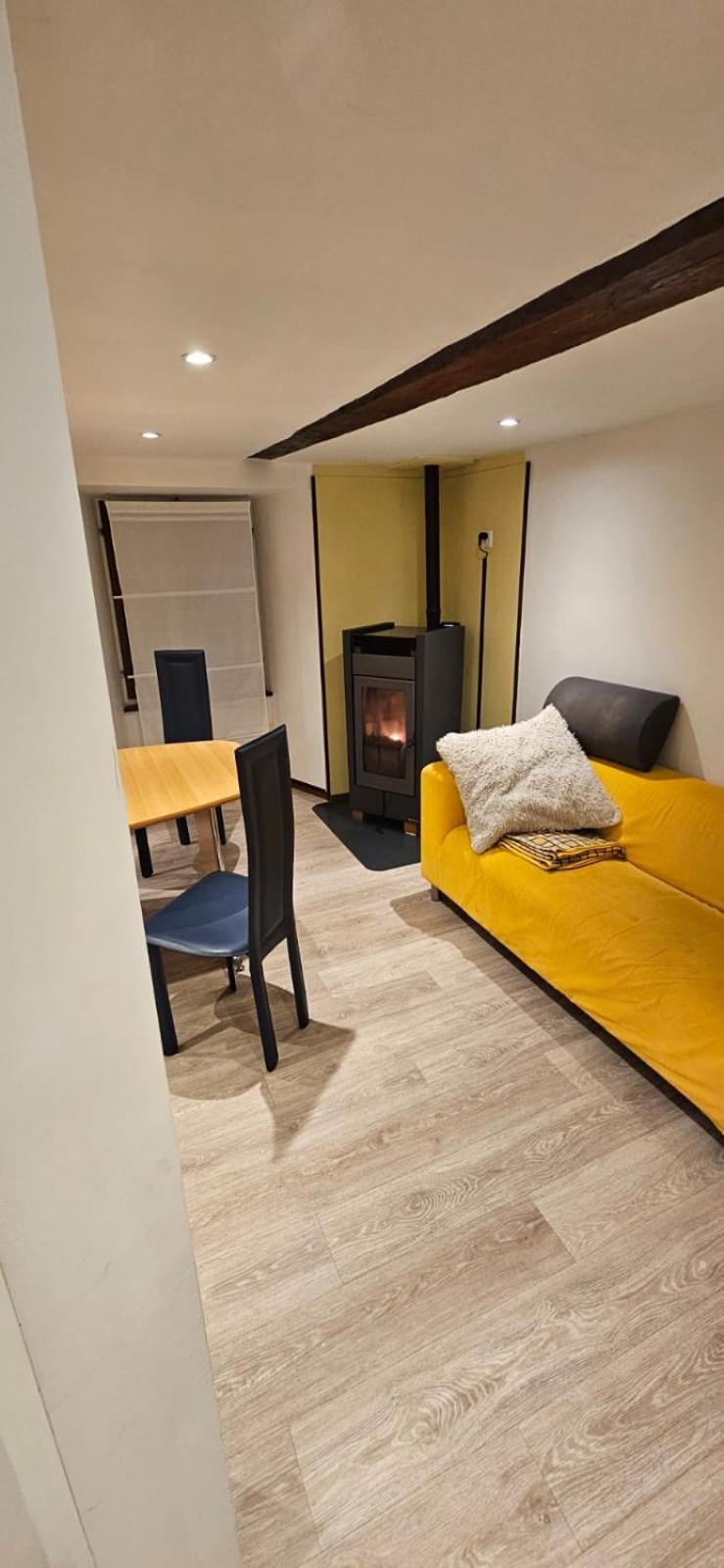 Airolo With Private Parking Apartamento Exterior foto