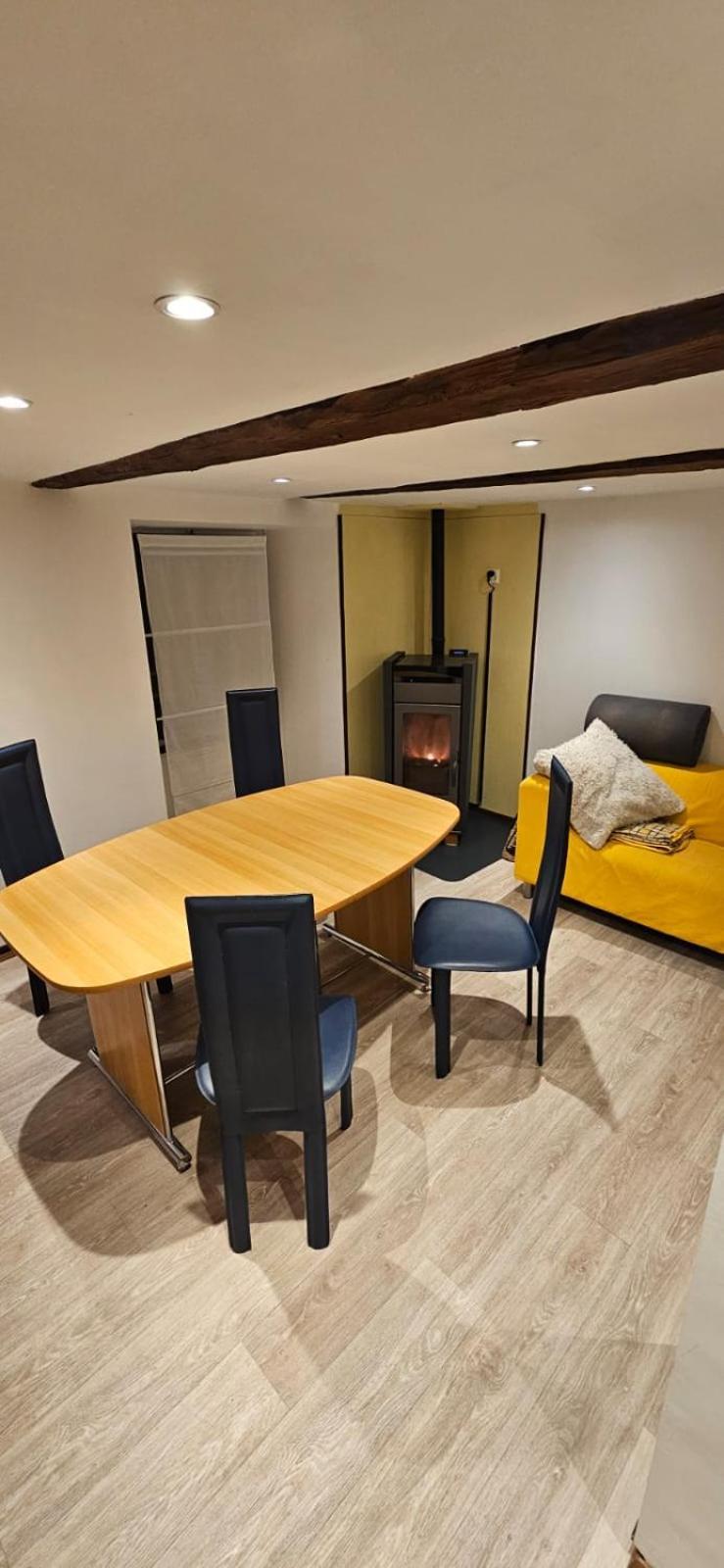 Airolo With Private Parking Apartamento Exterior foto