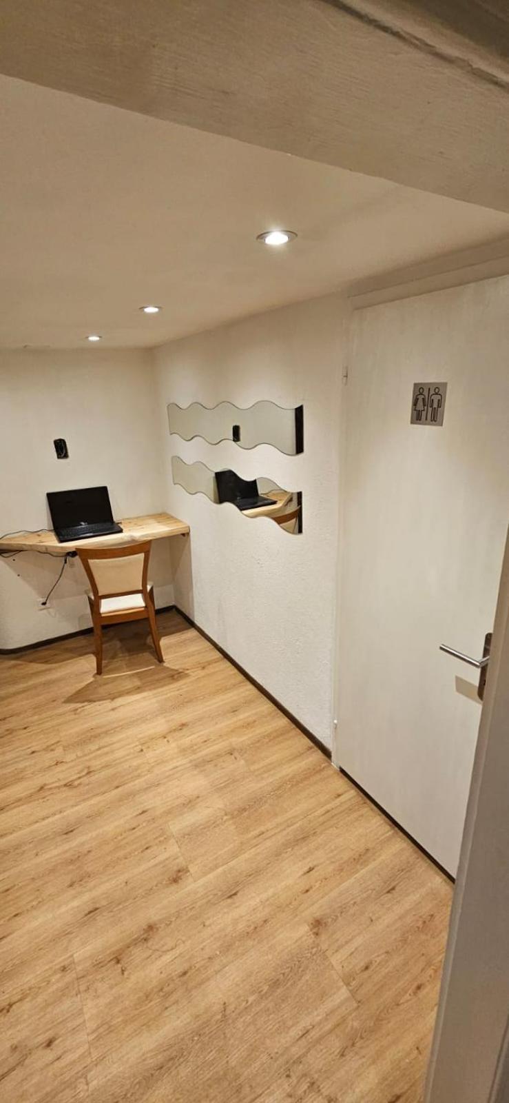 Airolo With Private Parking Apartamento Exterior foto