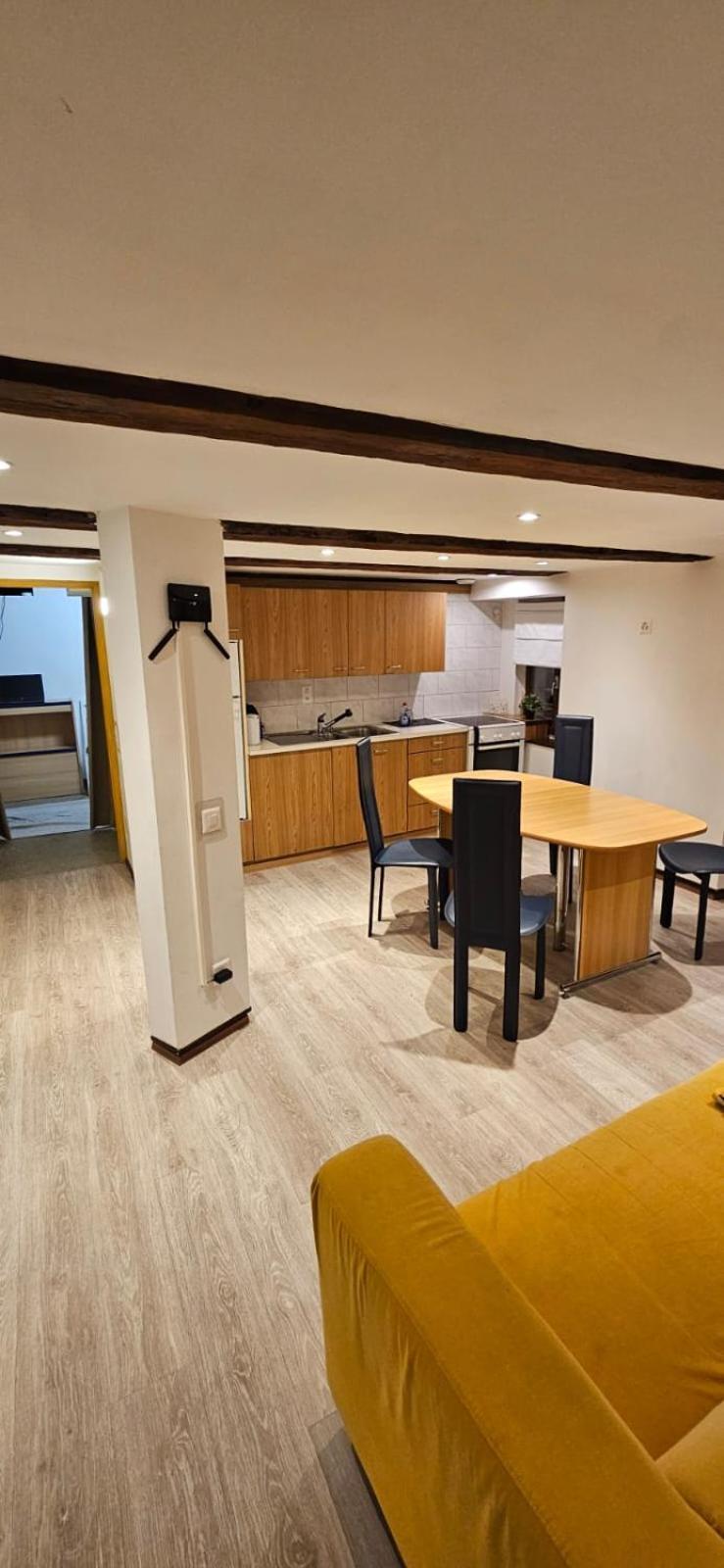 Airolo With Private Parking Apartamento Exterior foto