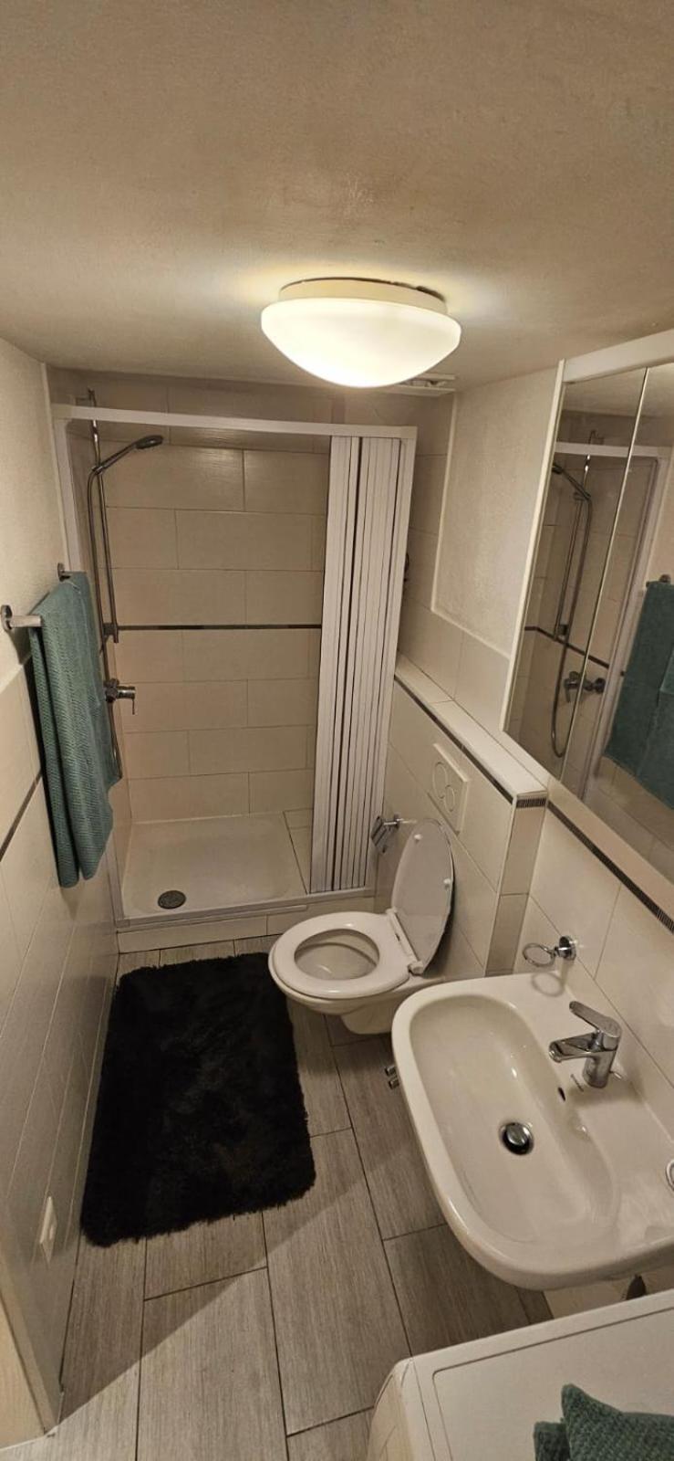 Airolo With Private Parking Apartamento Exterior foto
